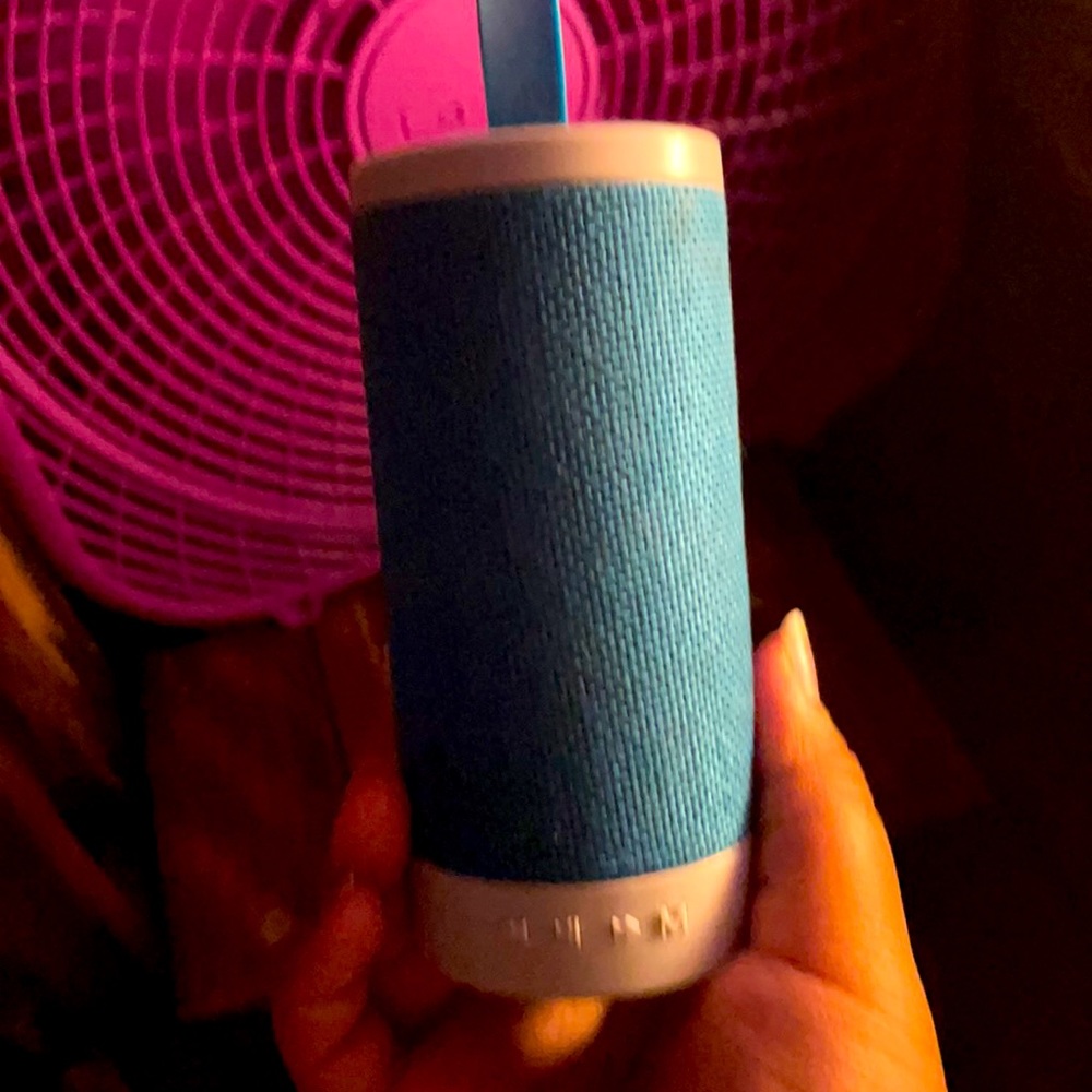 Water proof portable speaker